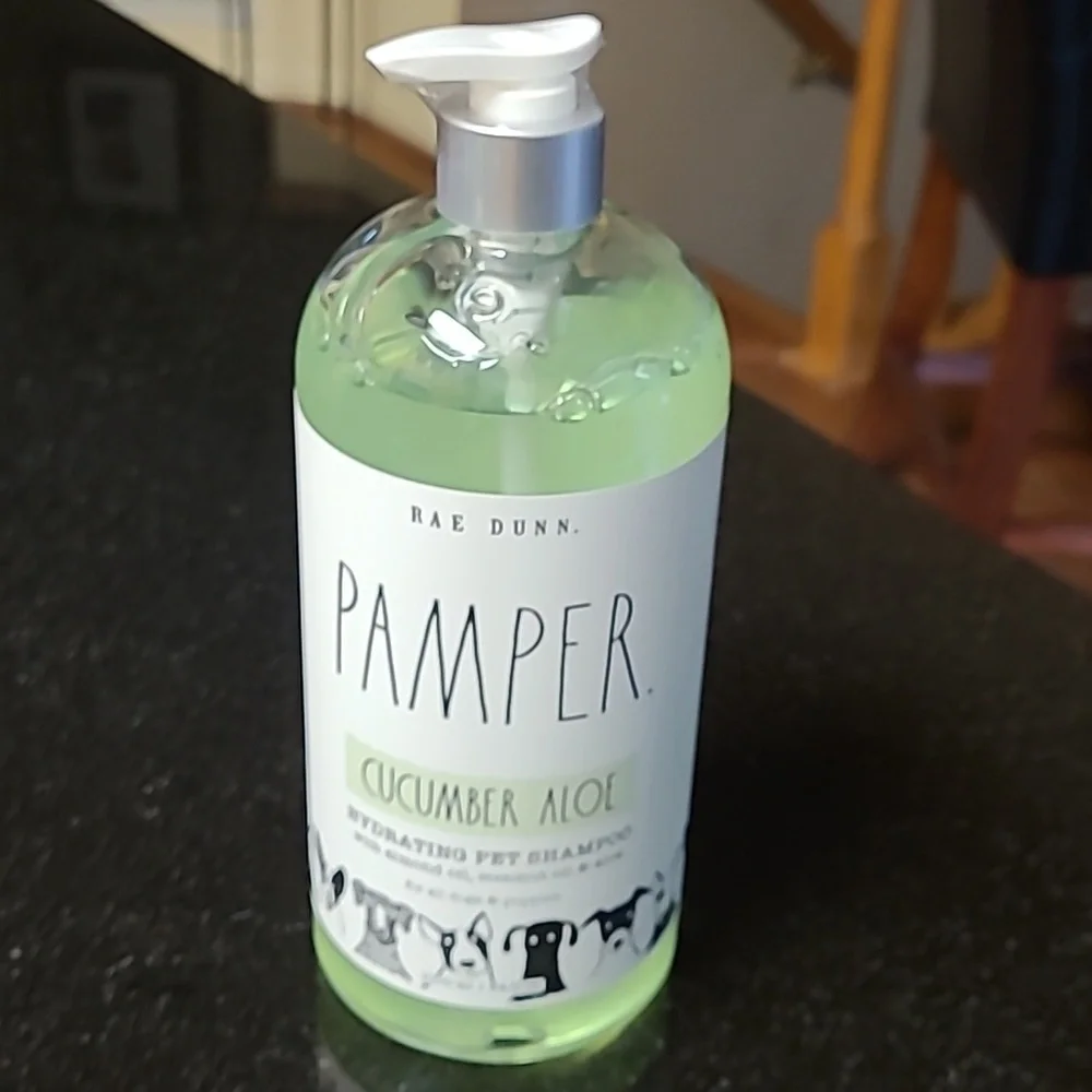 Rae Dunn Hydrating Pet Shampoo